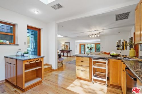 204 Topanga Canyon Blvd, Topanga CA  90290-3837 exterior