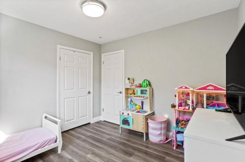 431 Lewis St, Turlock CA  95380-5828 exterior
