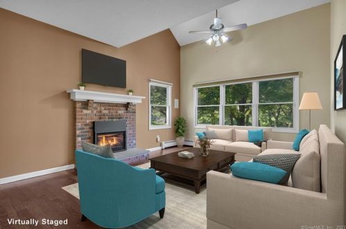 19 Fairlawn Dr, Wallingford CT 06492-2588 exterior