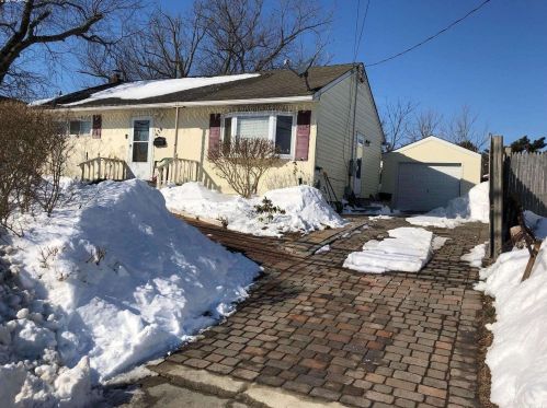 478 Albany Ave, Amityville, NY 11701-1134