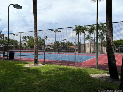 6244 175 Ter, Hialeah FL  33015-4437 exterior