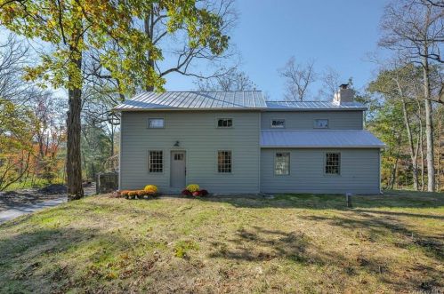 1521 Route 376, New Hamburg, NY 12590-6137