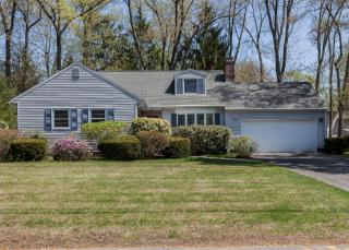 101 Osceola Ln, Springfield, MA 01106-1920