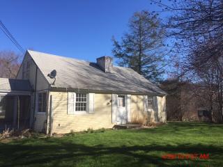 1299 Spindle Hill Rd, Waterbury, CT 06716-1221