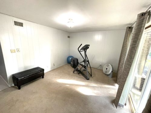 104 Woodstone Ln, New Kensington PA  15068-4642 exterior