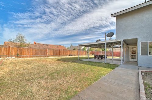 751 Larch Ave, Rialto CA  92376-4751 exterior