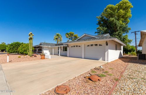 10201 Desert Hills Dr, Sun City AZ  85351-3909 exterior