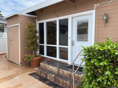 1 Saratoga, Newport Beach CA  92660-6152 exterior