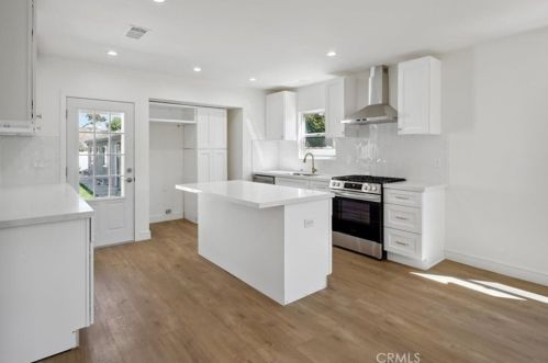 8042 Irvine Ave, North Hollywood CA  91605-1646 exterior