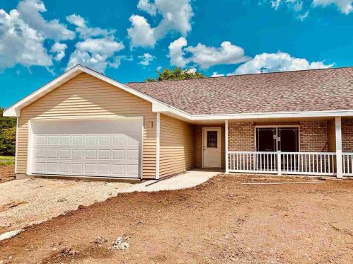 127 Stone Castle Dr, Fond Du Lac WI  54935 exterior