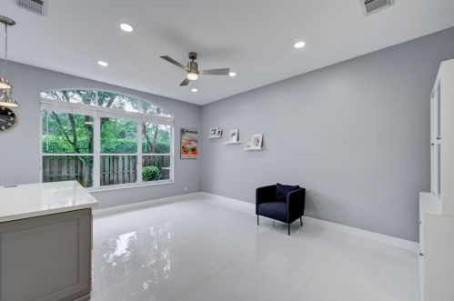 7865 19 Ct, Hollywood FL  33024-0923 exterior