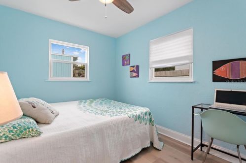 5210 20th Ave, Saint Petersburg FL  33707-4908 exterior