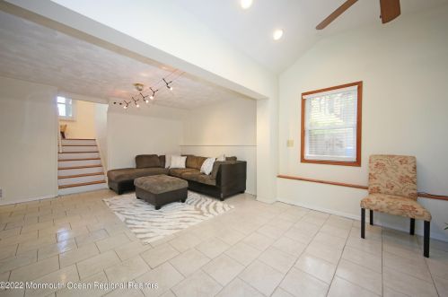 9 Maplewood Dr, Middletown NJ 07748-1543 exterior