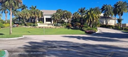 11594 Briarwood Cir, Boynton Beach FL  33437-1903 exterior