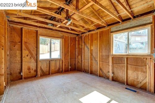 16040 Broadway Ter, Oakland, CA 94611-1250