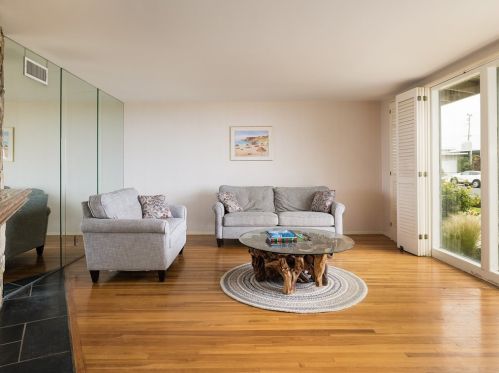 4121 Dauntless Dr, Palos Verdes Estates CA 90275-6013 exterior