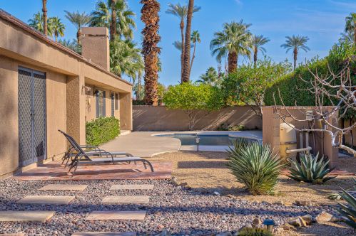 70425 Mottle Cir, Rancho Mirage CA  92270-2419 exterior