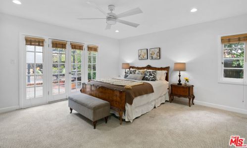 11945 Addison St, North Hollywood CA  91607-3157 exterior