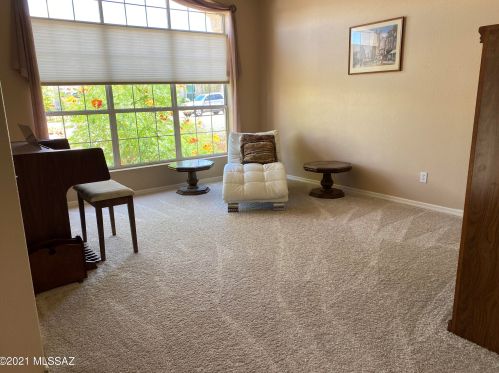 1126 Suncove Dr, Tucson, AZ 85748-2120