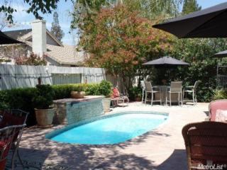 1641 Steinbeck Dr, Roseville, CA 95747-6960