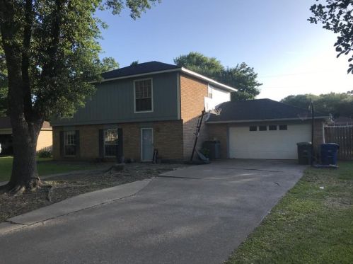108 Hickory St, Huntsville, TX 77320-3028