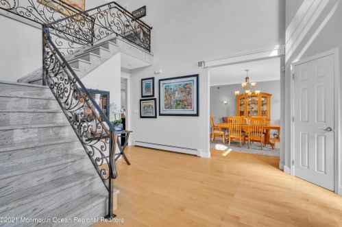 142 Serpentine Dr, Morganville NJ  07751-1400 exterior