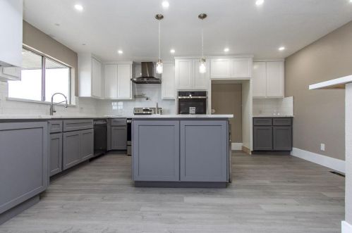 1812 Golf Rd, Turlock CA  95380-9746 exterior