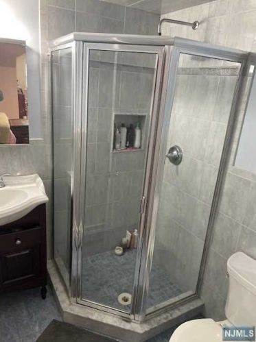 1344 Princeton Rd, Teaneck NJ  07666-2821 exterior