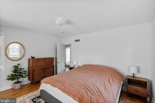 315 Maple Ave, Camden NJ  08109-2698 exterior