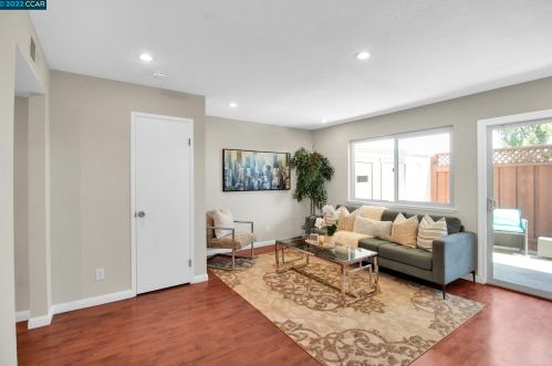 2474 Belvedere Ave, San Leandro CA  94577-6543 exterior