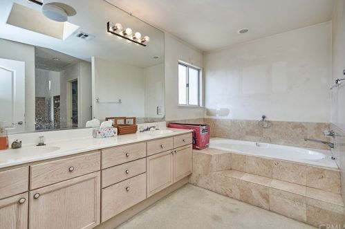 18161 Patronella Ave, Torrance CA  90504-3900 exterior