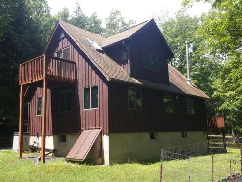 131 Dogwood Dr, Hawley, PA 18428-4027