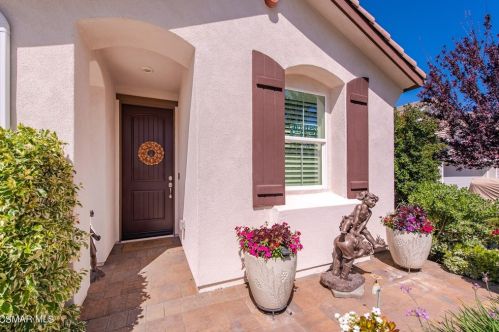225 Sequoia Ave, Simi Valley, CA 93065