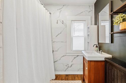 4 Hill St, Salem NH  03079-2538 exterior