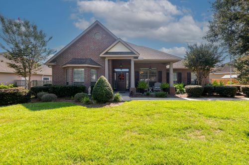 169 Mango Ln, Freeport, FL 32439-6691