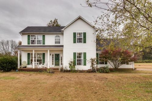 1825 Autumn Ln, Columbia, TN 38401-1383