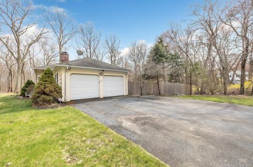 63 Catherine St, Bridgeport, CT 06604-3340