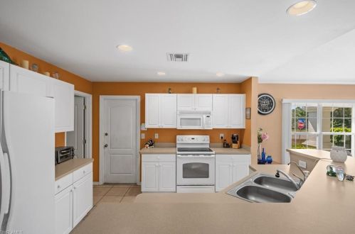 2918 44 St, Lehigh Acres FL 33976-4758 exterior