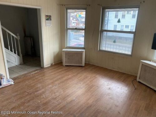 1067 Sanford Ave, Irvington, NJ 07111-1945