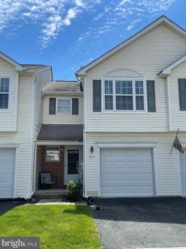 211 4th St, Bally, PA 19503-9602