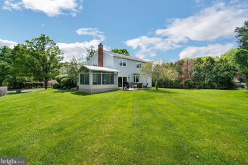 907 Quincy Dr, Yardley PA  19067-2902 exterior