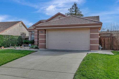 4754 Antelope Cir, Fairfield CA  94534-3946 exterior