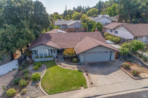 430 Willamette Dr, Vacaville CA  95688-4228 exterior