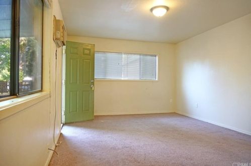 6855 Rosemont Dr, Lucerne, CA 95458-8579