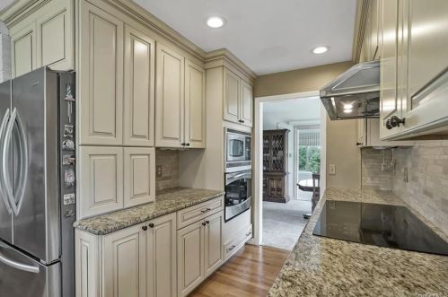 257 Osborne Hill Rd, Fishkill NY  12524-2510 exterior