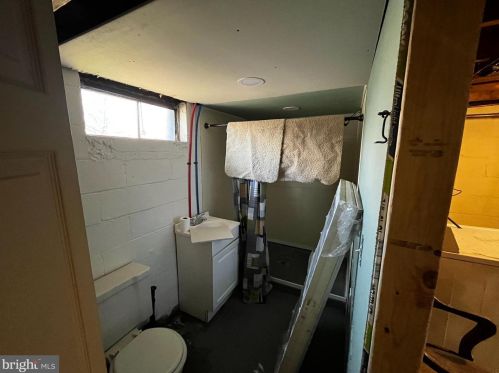 867 Adams St, Pottstown PA  19464-4340 exterior