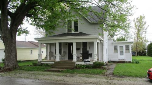 8 Maple St, Flora, IN 46929-1037