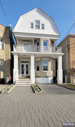 206 Highpoint Ave, Union City, NJ 07086-5604