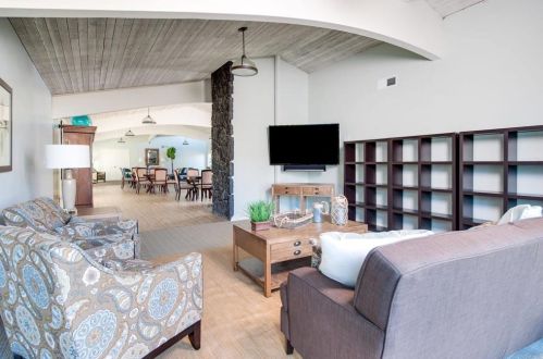 6550 Ponto Dr, Carlsbad CA  92011-2303 exterior