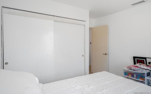 6342 Farley Dr, San Diego CA  92122-3025 exterior